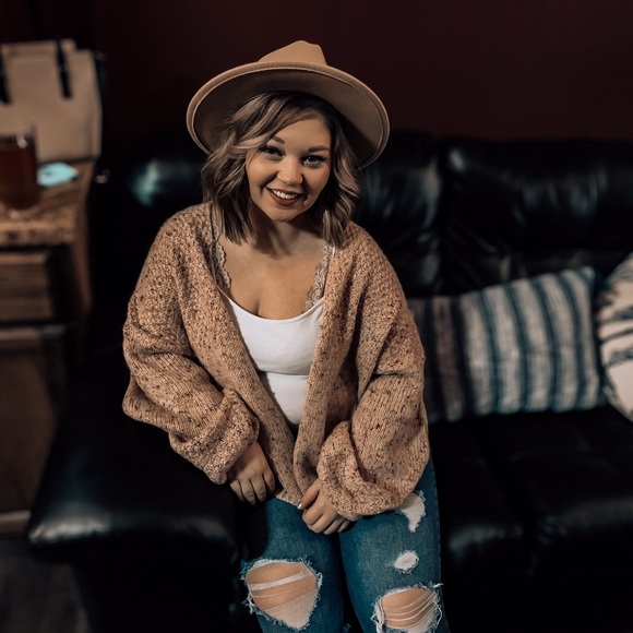 Meet your Posher, Stephanie - Picture 1 of 3